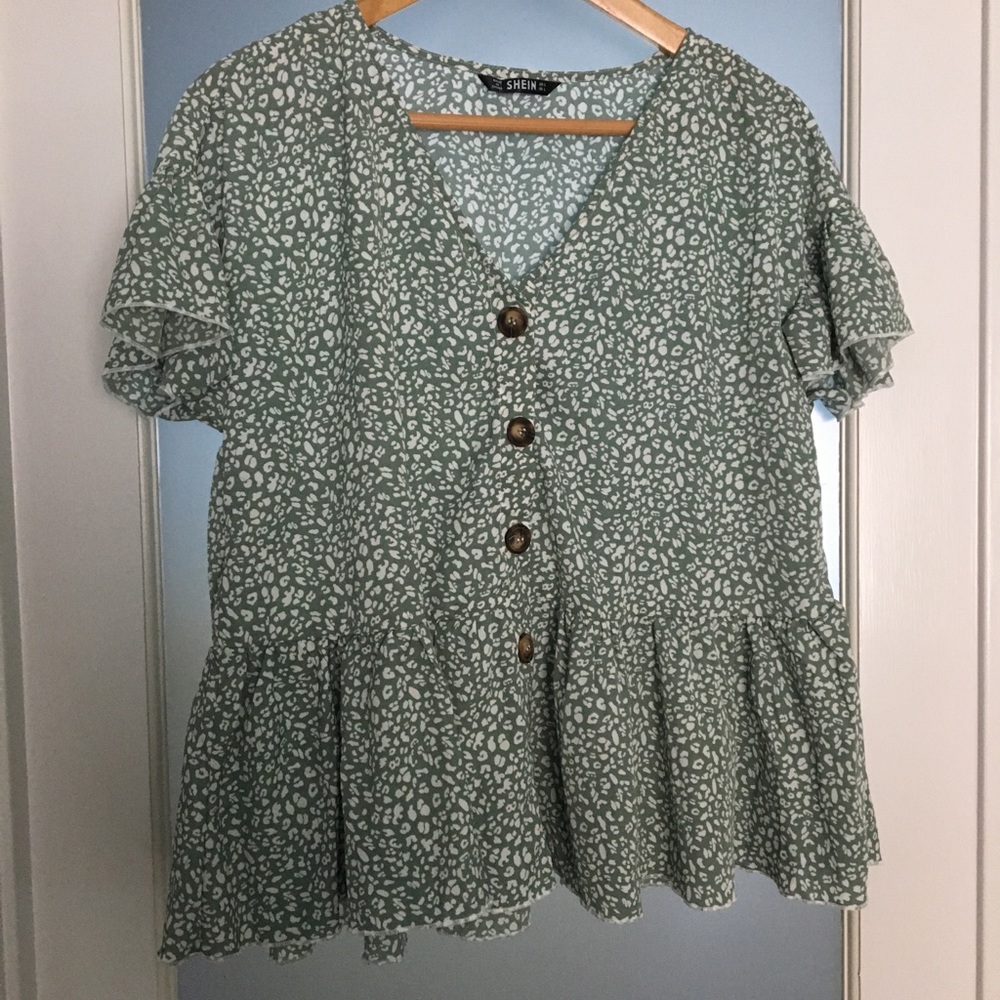 🌼 3/$6 Blouse